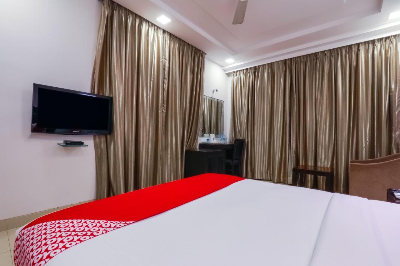 Hotel Supreme ヴィシャーカパトナム エクステリア 写真